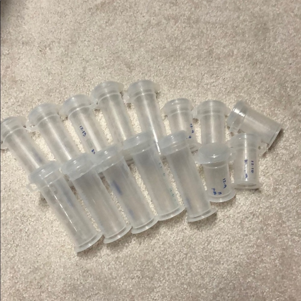30 Snappies breast milk containers 2 oz & 1 oz